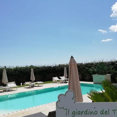 Il Giardino Del Tiglio Bed & Breakfast Uggiano La Chiesa Luaran gambar