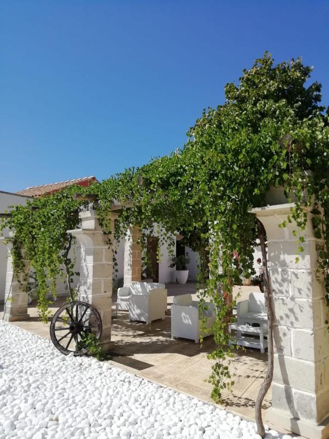 Il Giardino Del Tiglio Bed & Breakfast Uggiano La Chiesa Luaran gambar