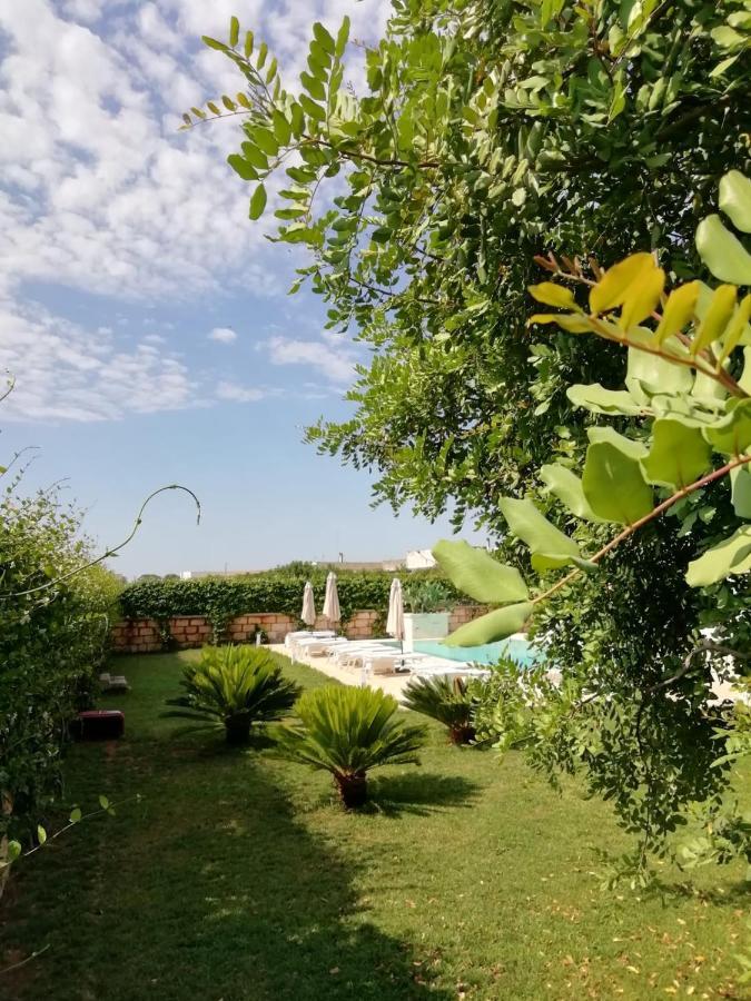 Il Giardino Del Tiglio Bed & Breakfast Uggiano La Chiesa Luaran gambar