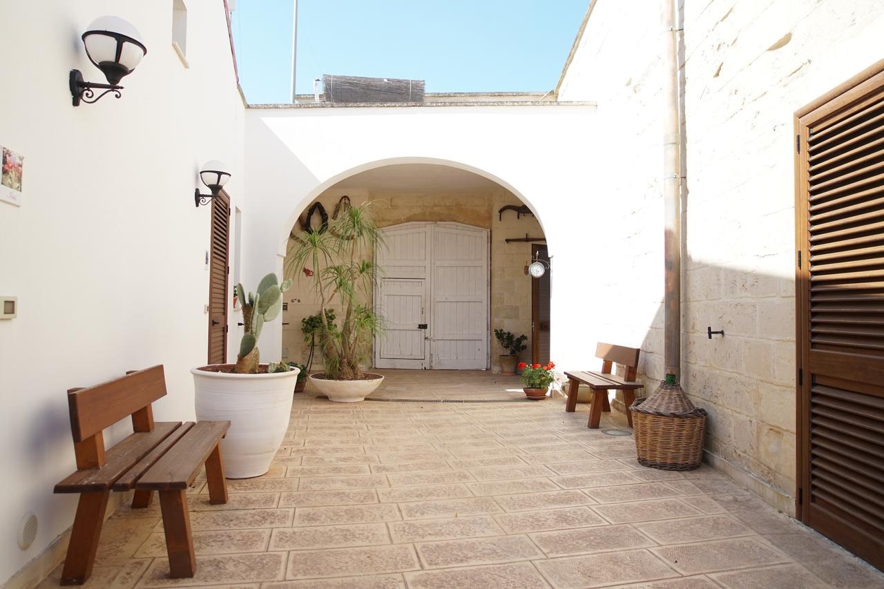 Il Giardino Del Tiglio Bed & Breakfast Uggiano La Chiesa Luaran gambar